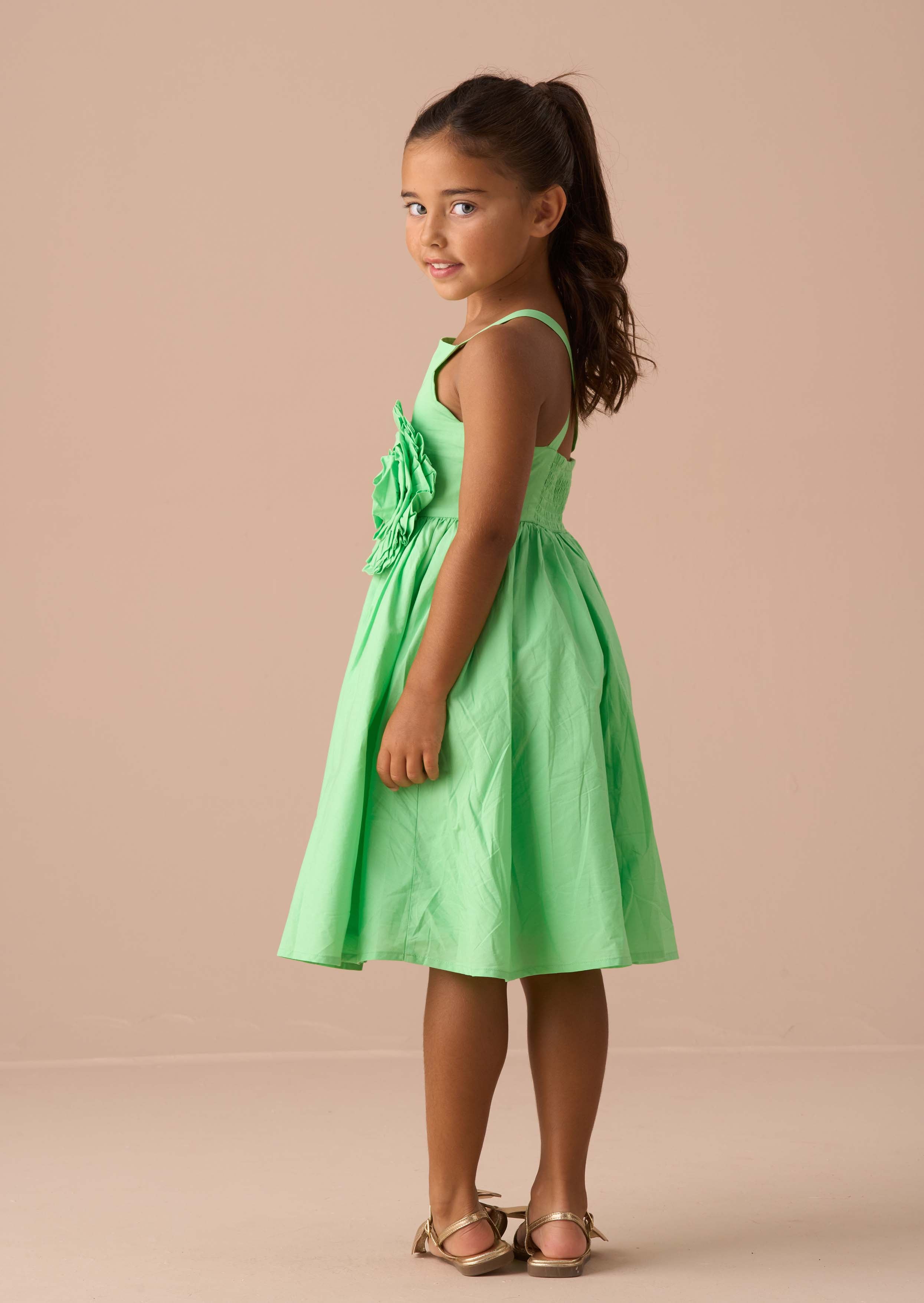 Sleeveless Green Corsage Scallop Dress
