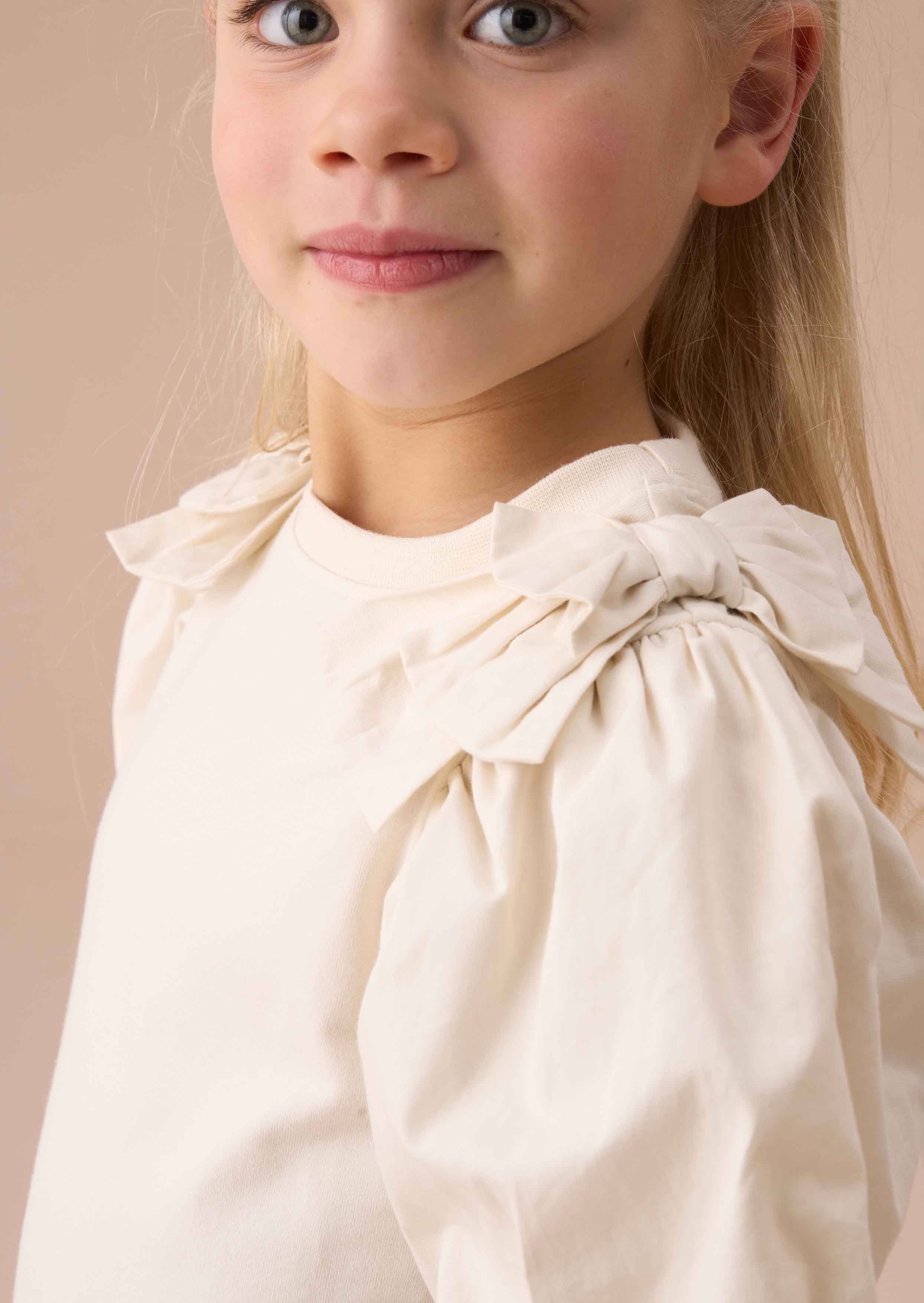 Outfit Girls Ivory Bow Shoulder Puff Sleeve Top