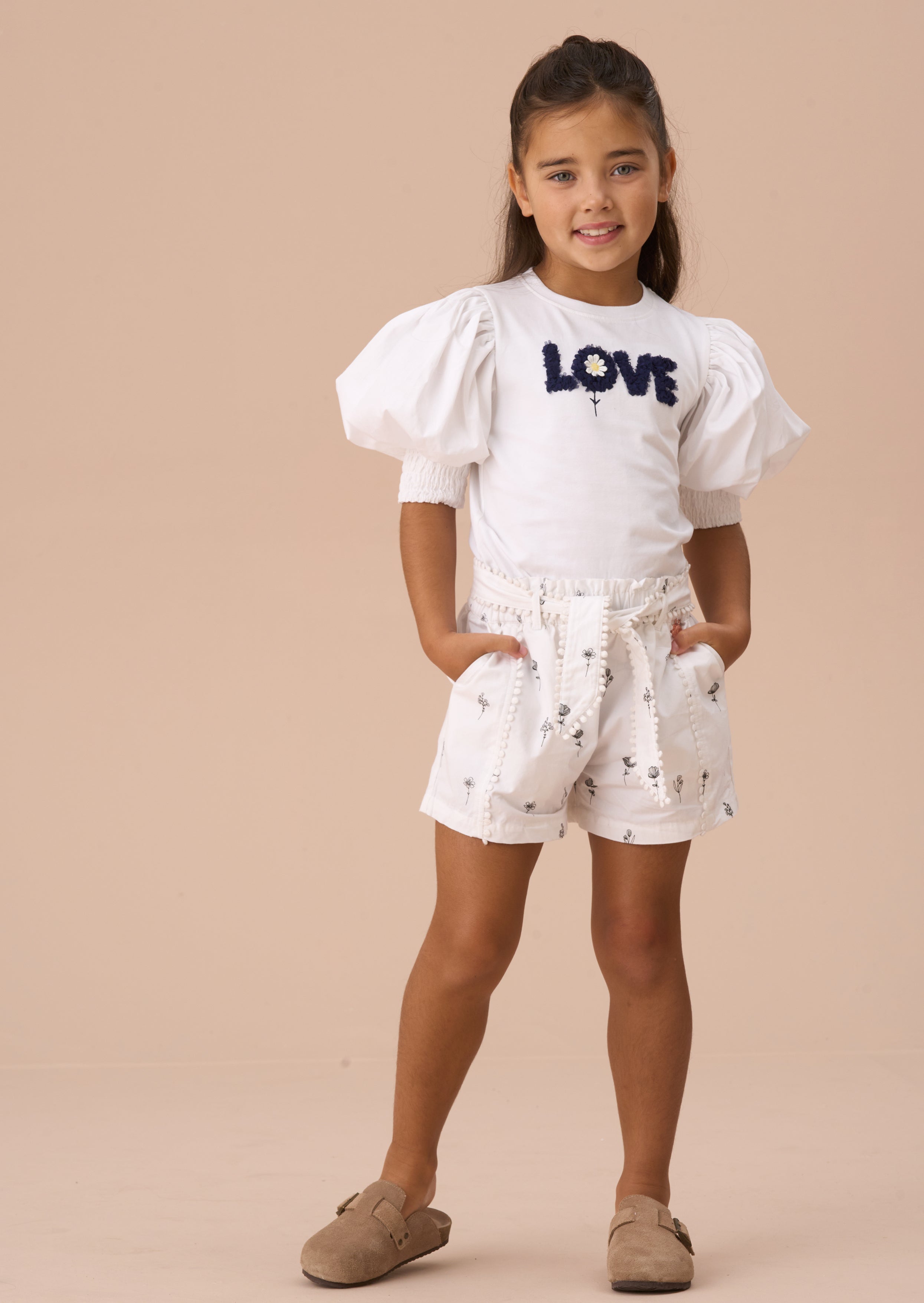Outfit Girls White Puff Sleeve Top