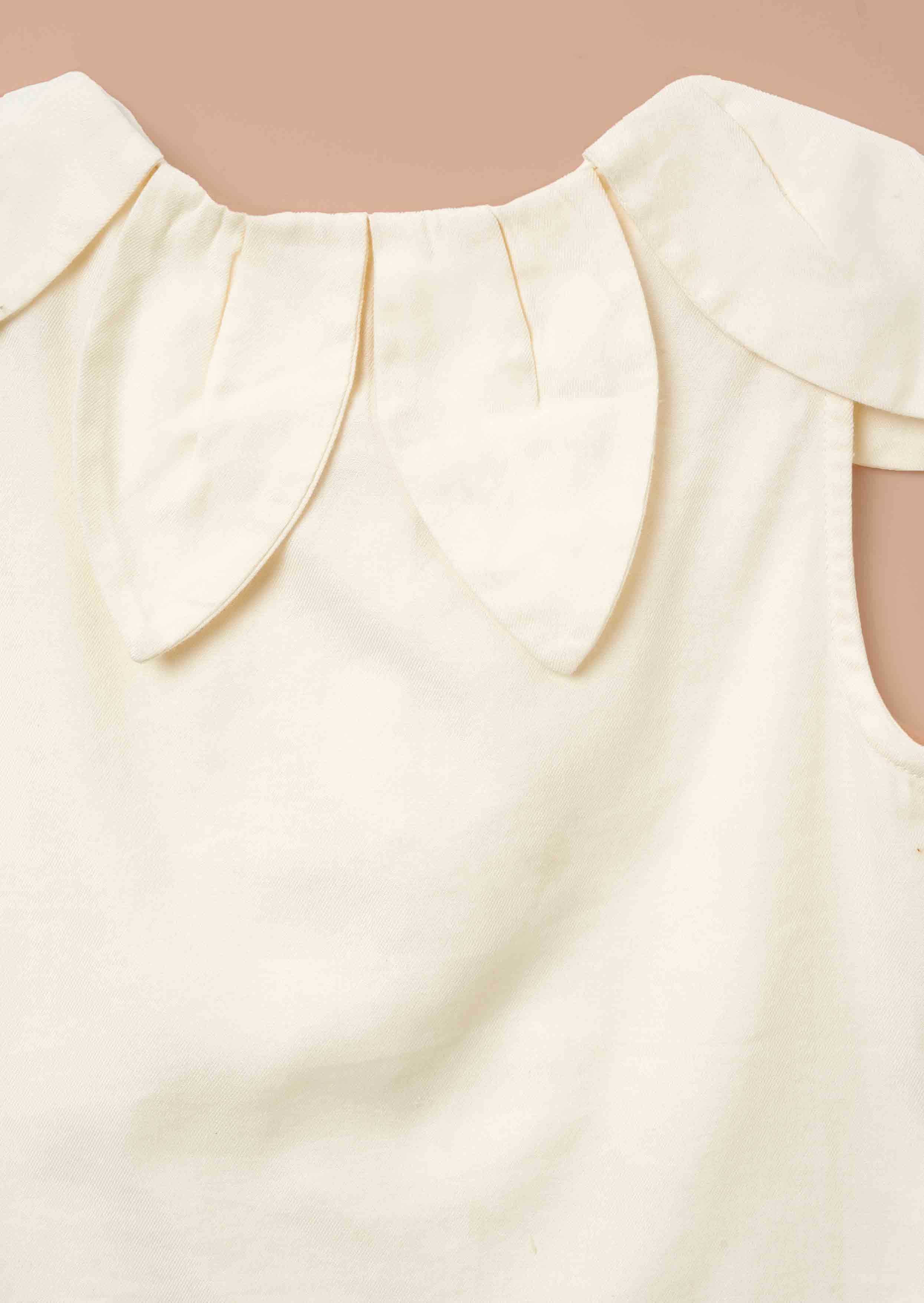 Outfit Girls Ivory Petal Collar Top