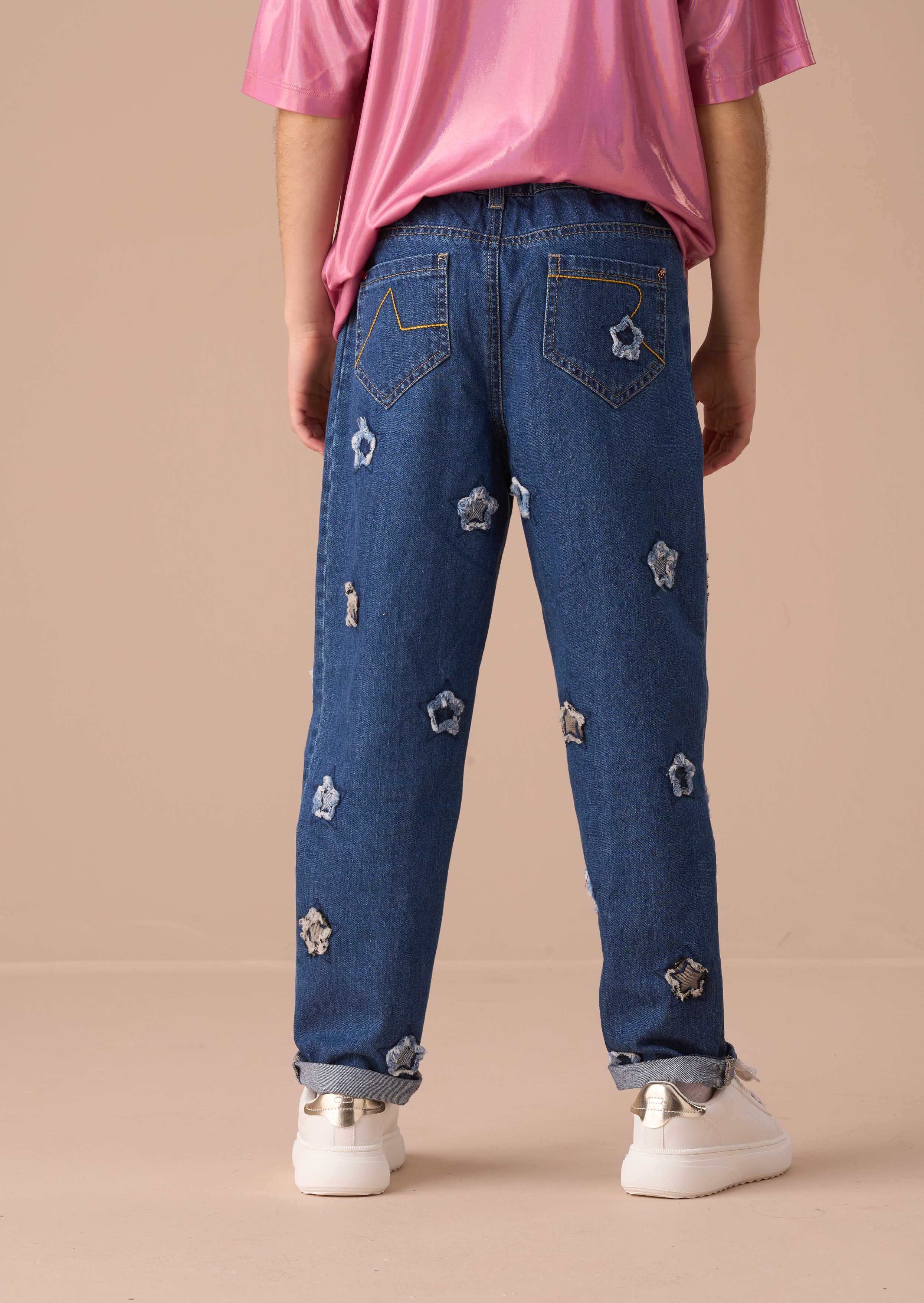 Mid Rise Boy Blue Star Applique Barrel Fit Jeans