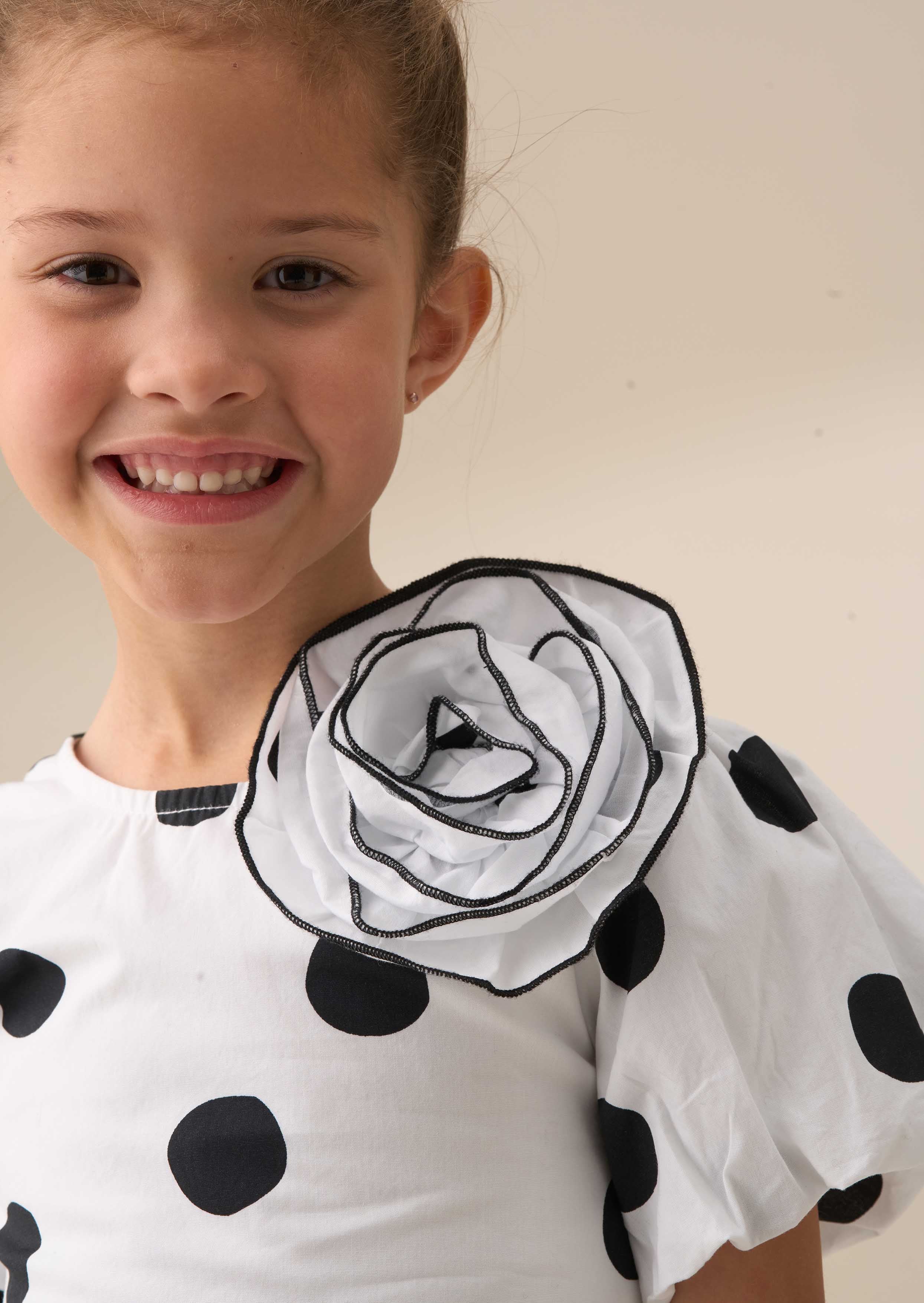 Short Sleeve Girls White Spotty Corsage Top