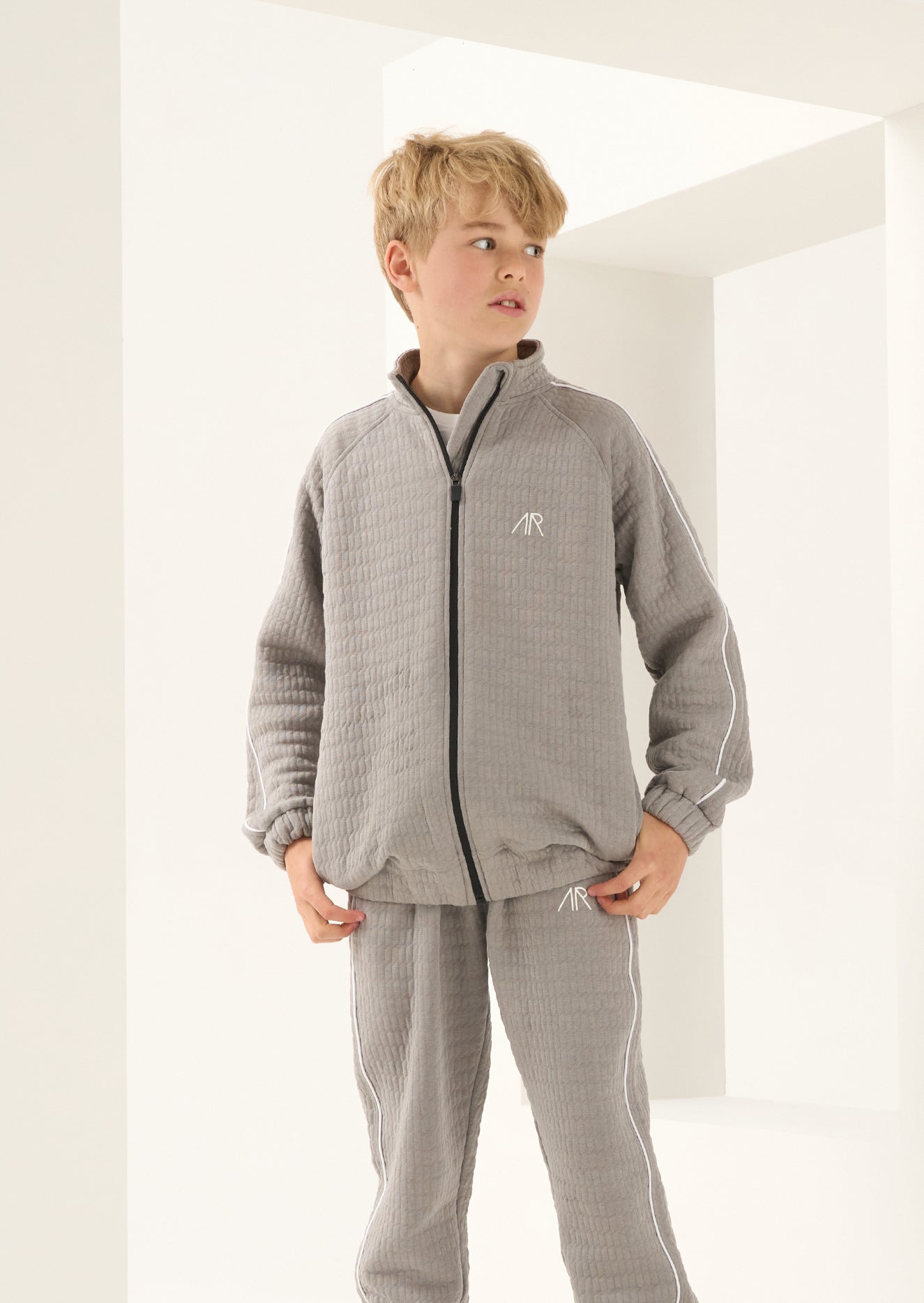 Boys Solid Grey Full Sleeves Sweatshirt