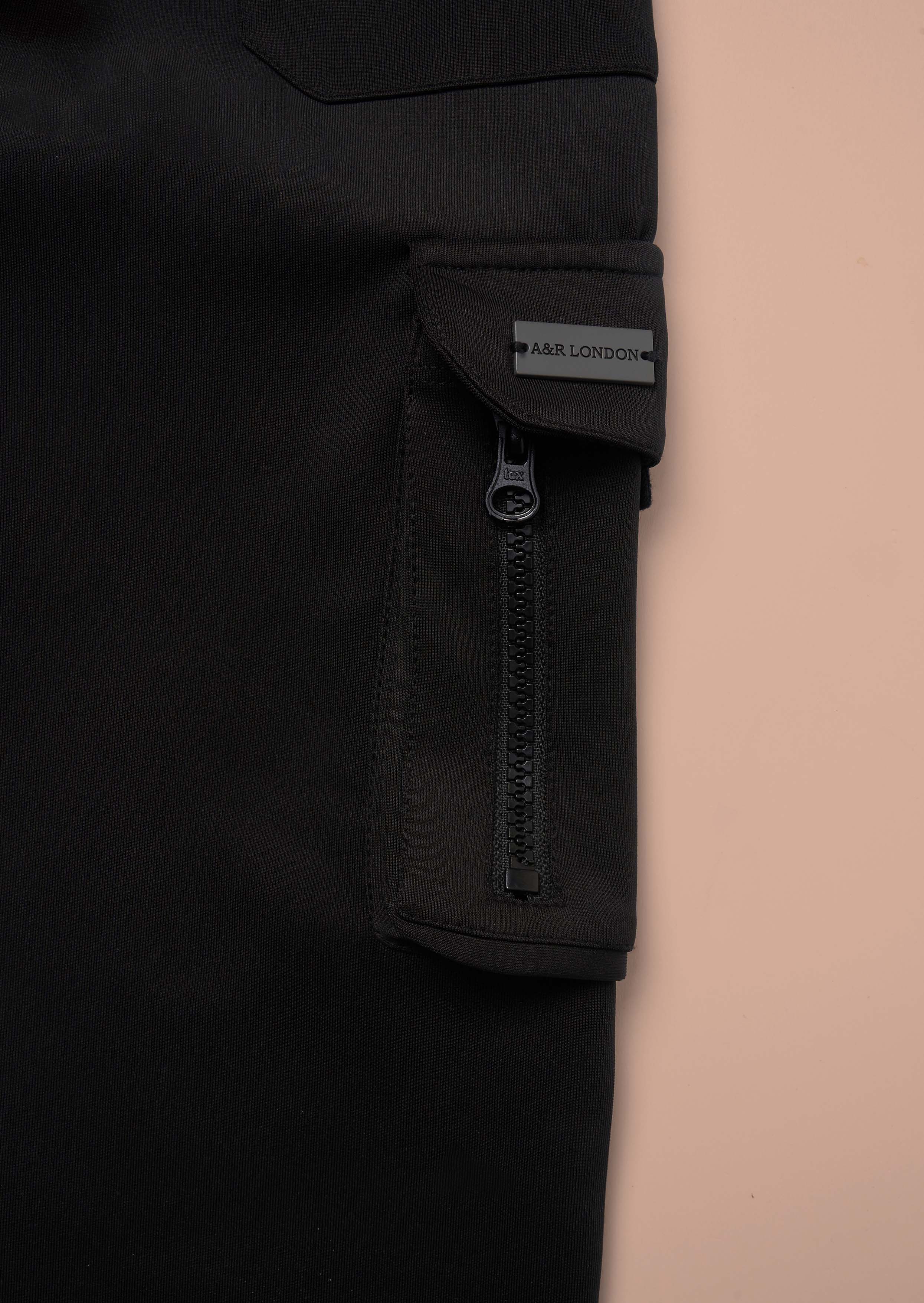 Outfit Black Sporty Technical Joggers