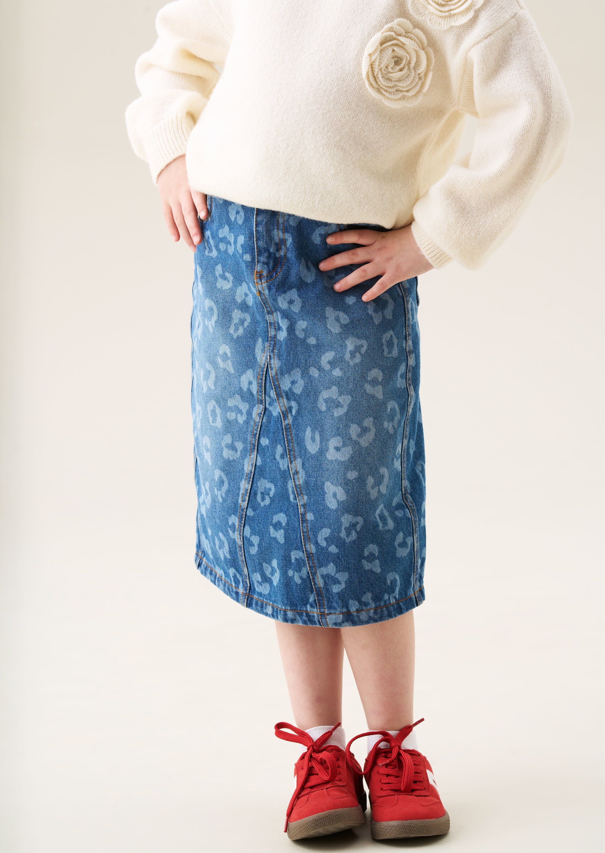 girl denim skirt
