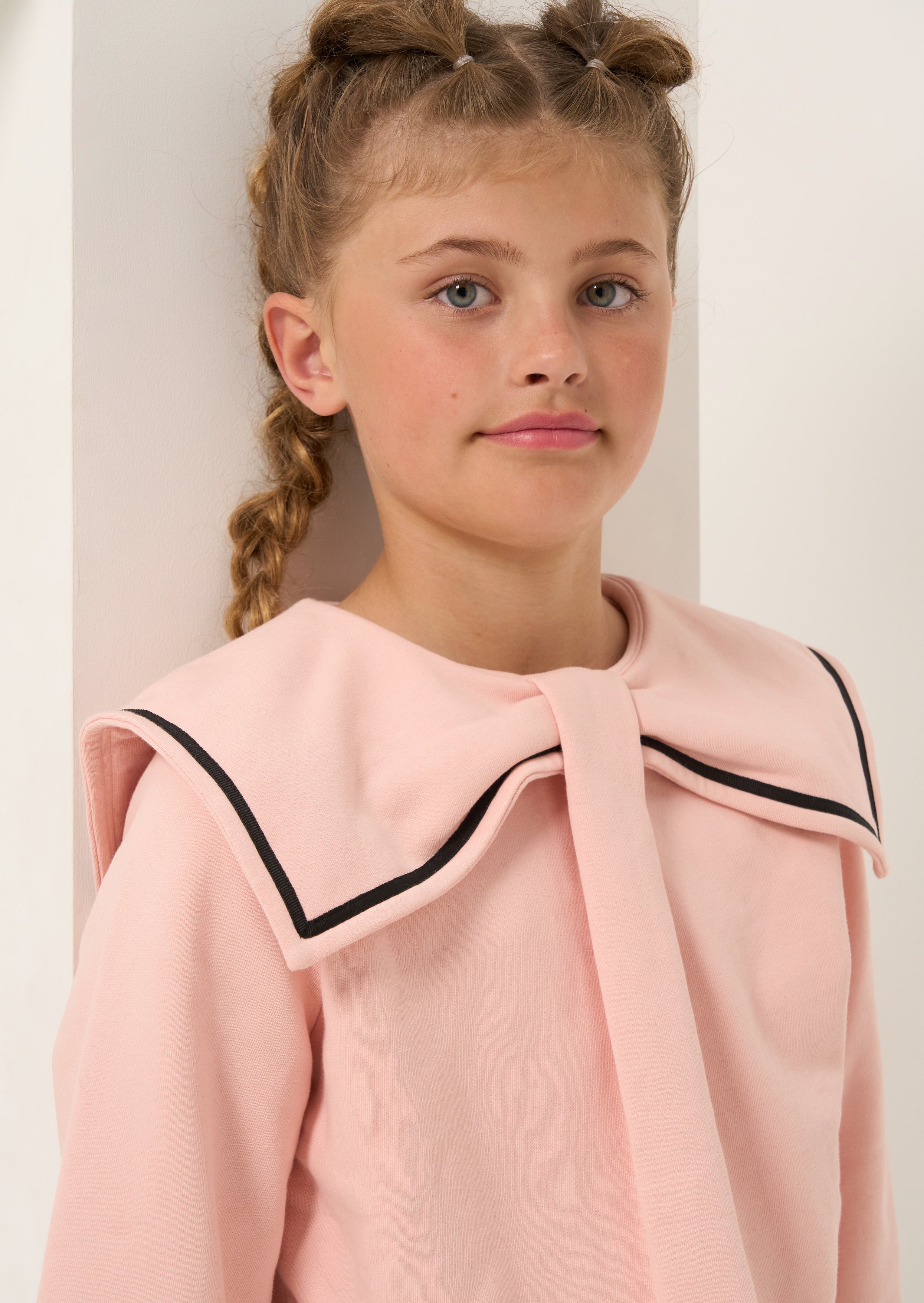 Ruthie Pink Collar Sweatshirt