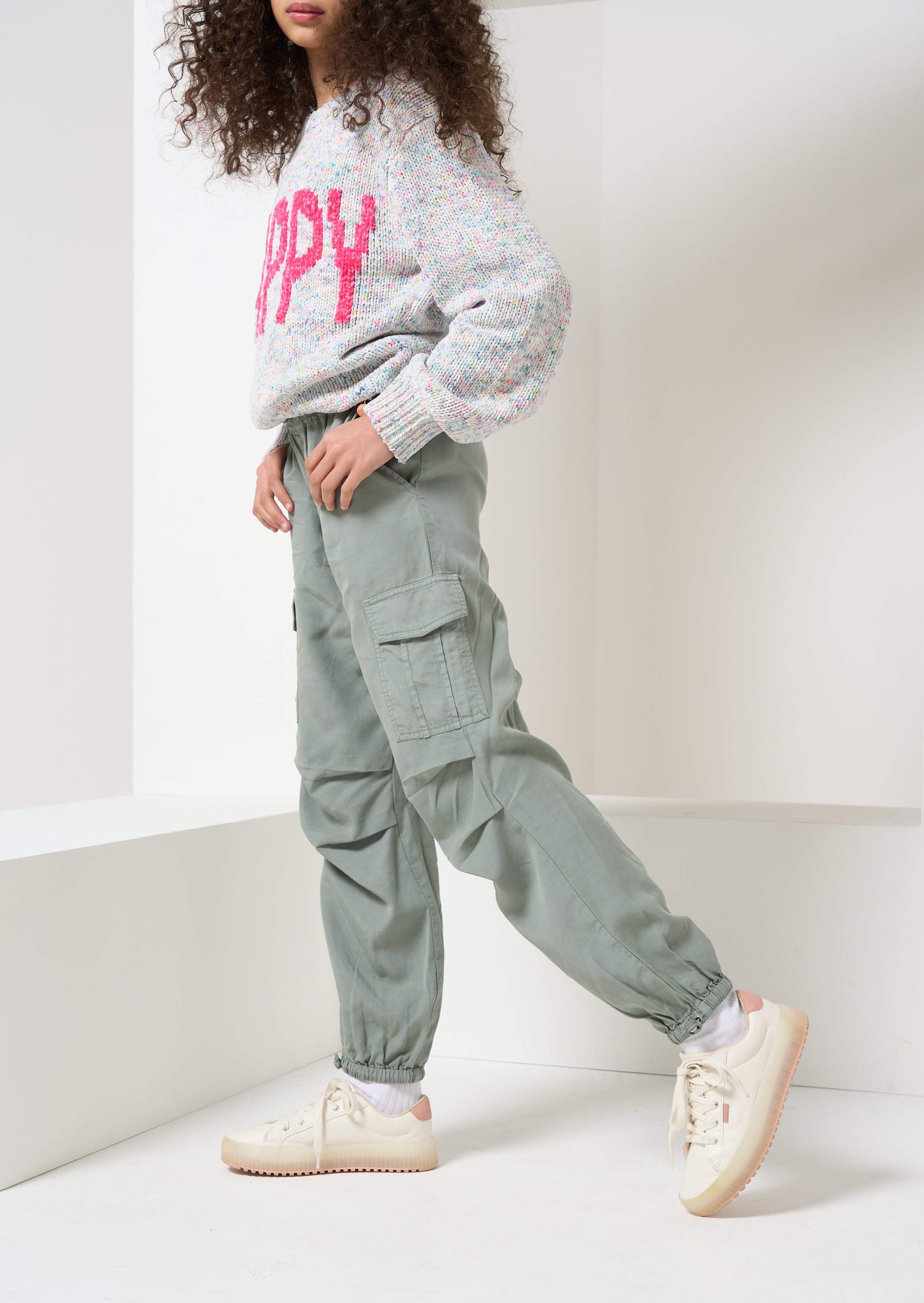 Nike Sportswear Older Kids' (Girls') High-Waisted Woven Cargo Trousers.  Nike IN