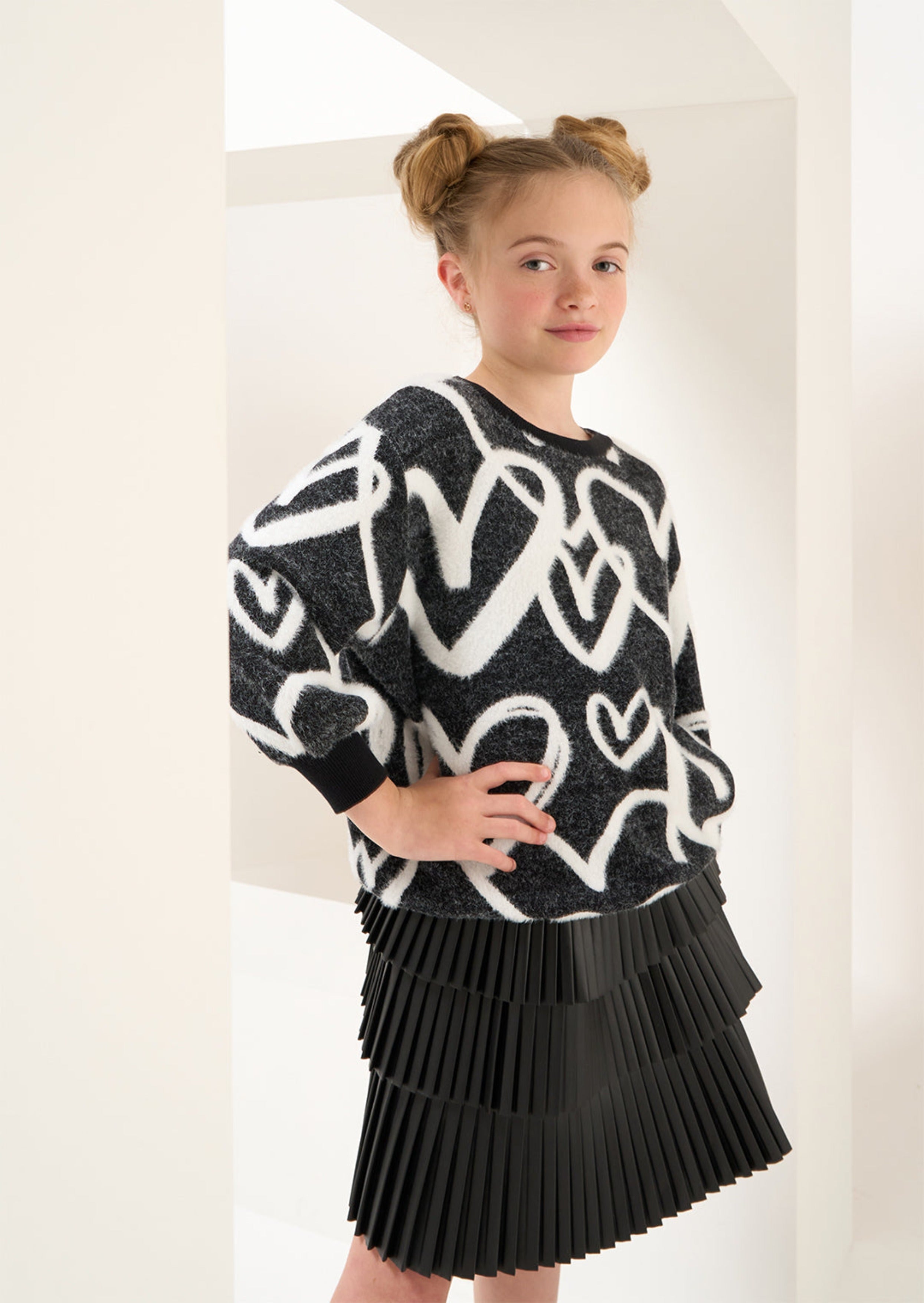 Girls Black and White Heart Printed Cuff Sleeves Sweater