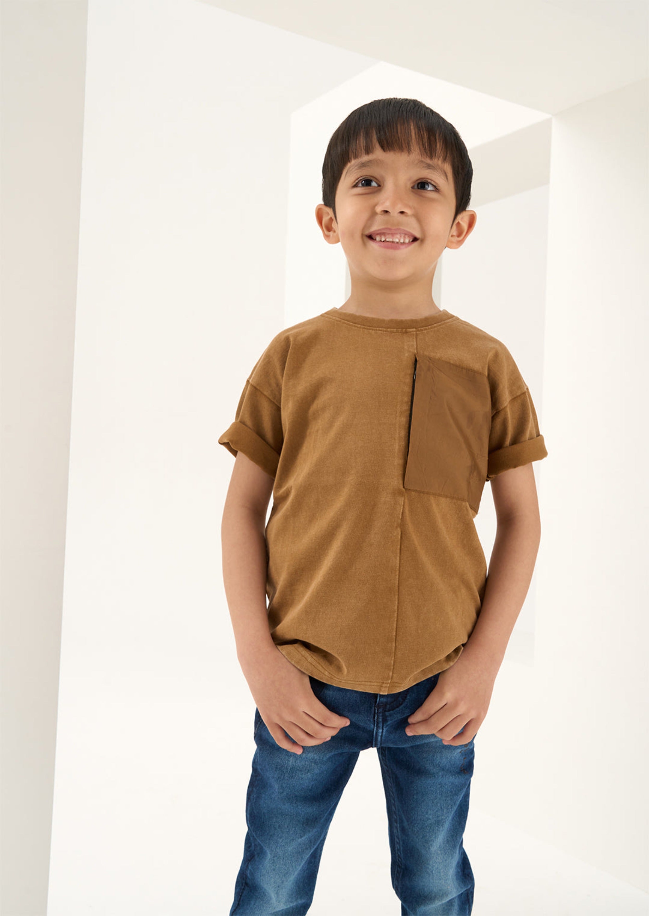 Boys Self Textured Brown T-Shirt with Pocket