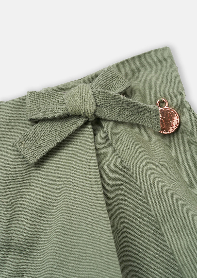 Girls Solid Green Pleated Shorts