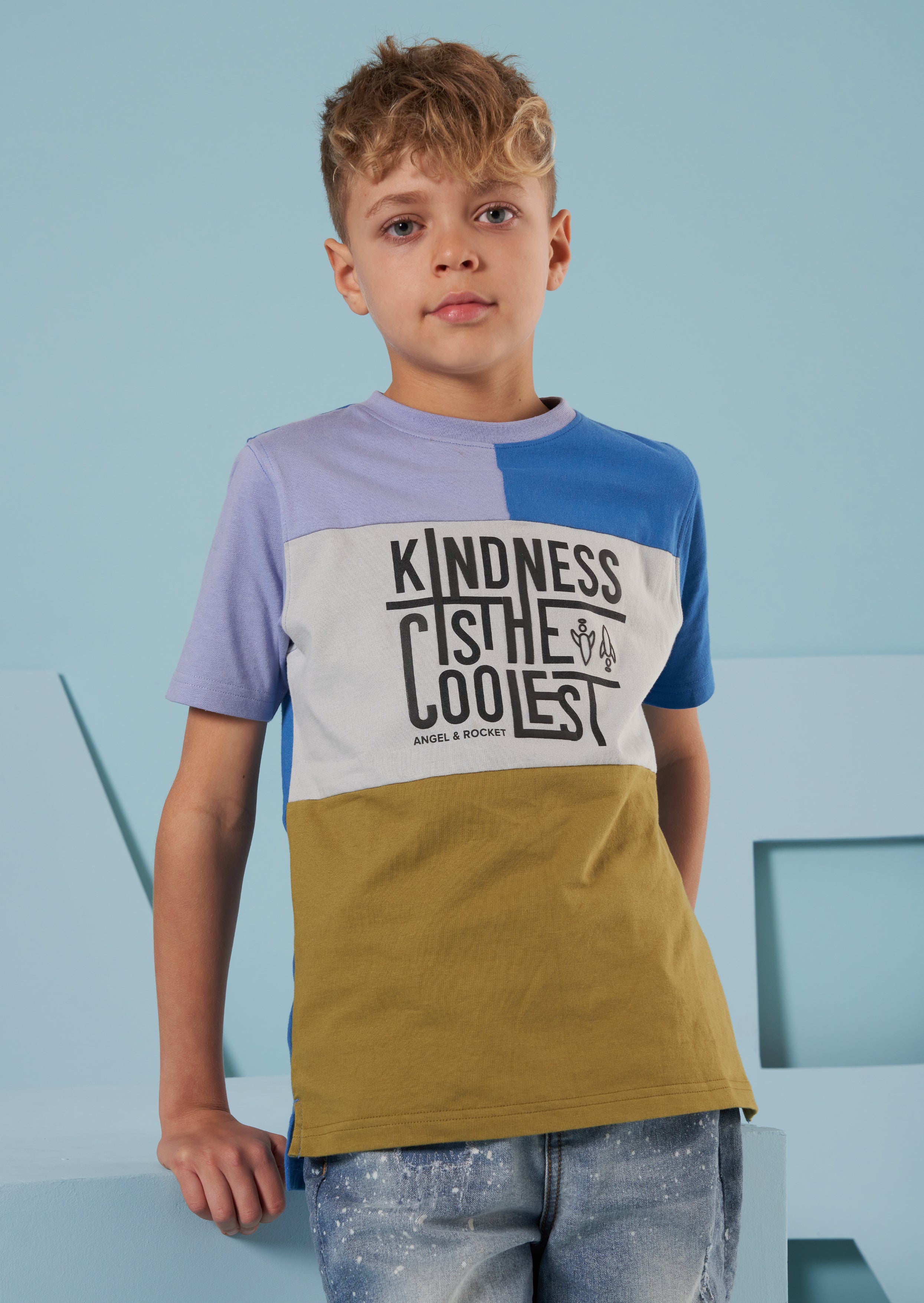 Boys Colour Block with Kindness Slogan Printed T-Shirt